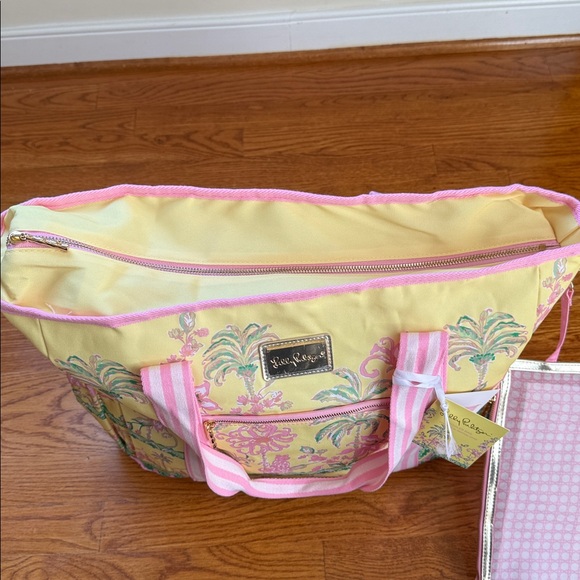 NWT Lilly Pulitzer Tropical Oasis Large Cooler Bag Canvas Tote w/ Matching Pouch - Picture 8 of 16